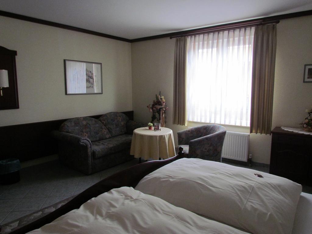 Hotel Zum Erker Trebur Room photo
